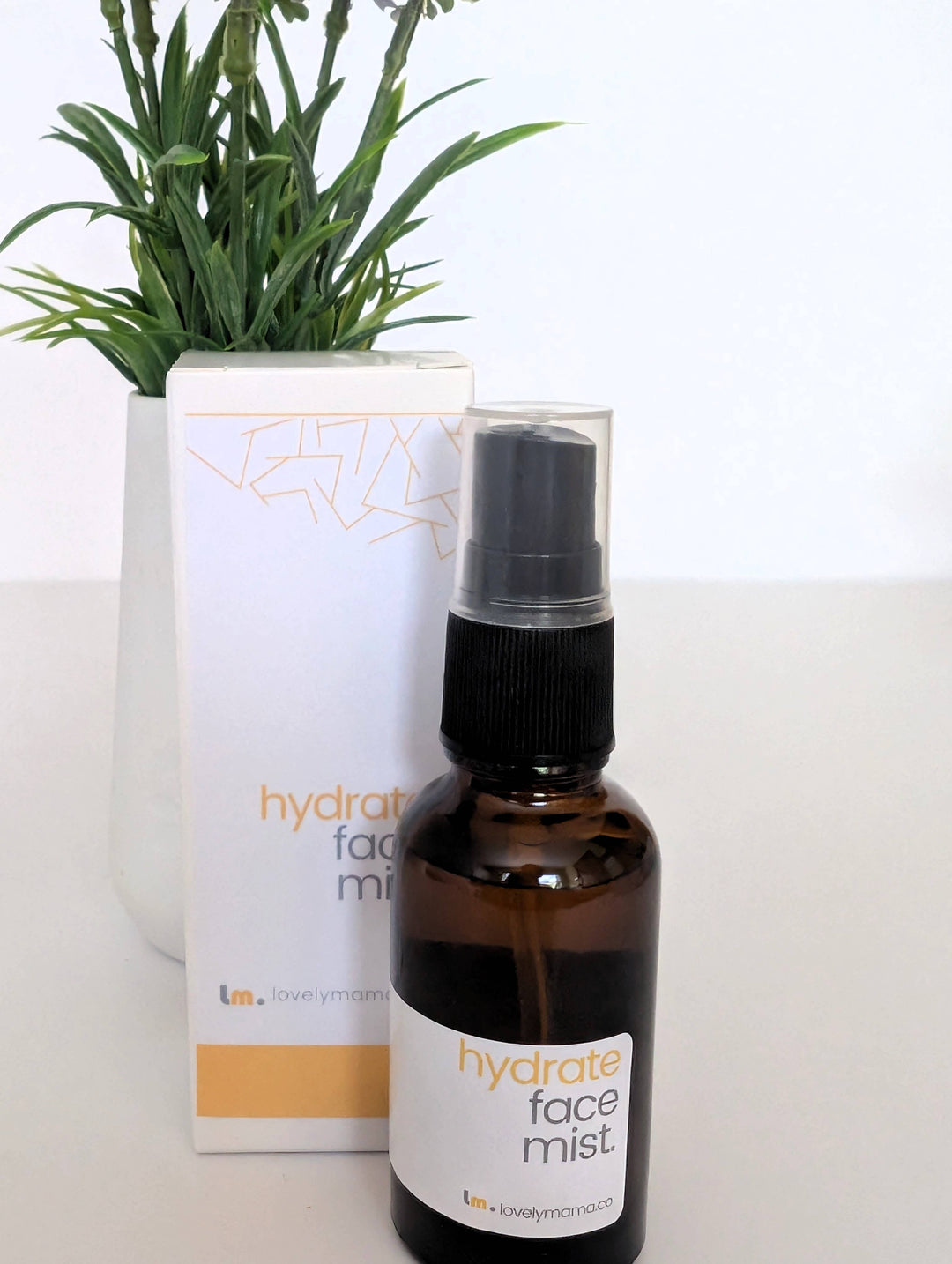 Lovely mama co hydrate face mist