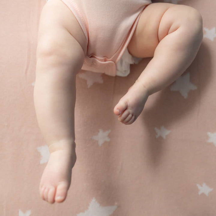 Pink stars reversible knitted baby blanket - photo 3
