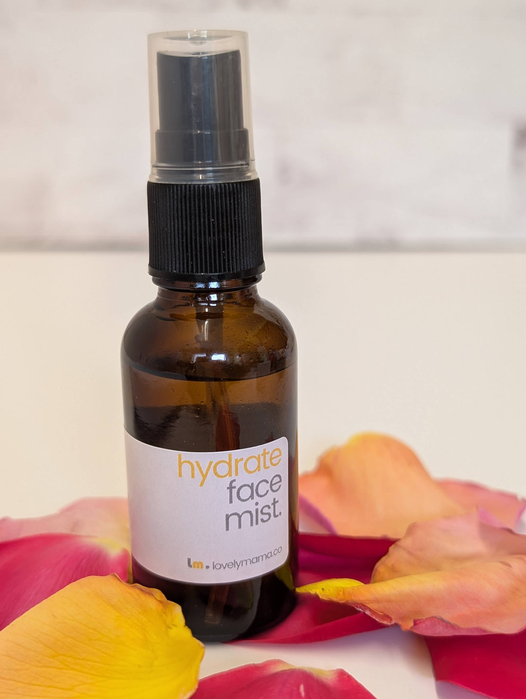 Lovely mama co hydrate face mist