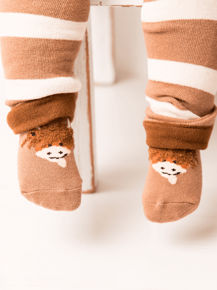 Blade and Rose Neutral Highland Cow Socks