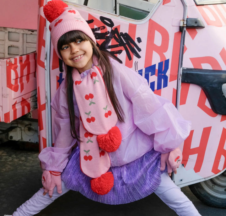 RH Cheerful Cherry Gloves