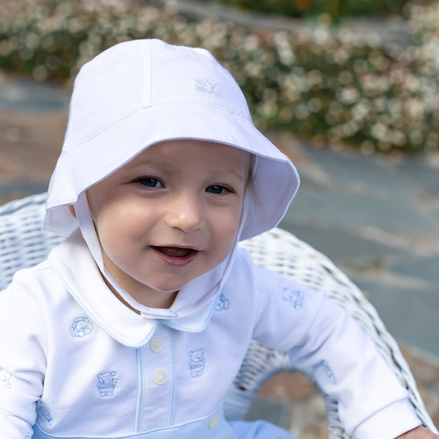 Gibson White Jersey Bucket Hat with Chin Strap
