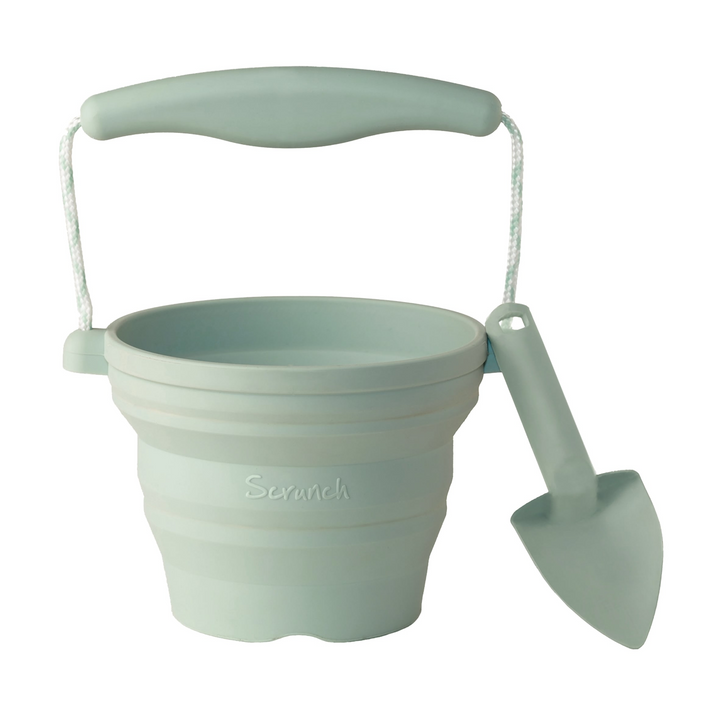 Scrunch seedling pot with trowel