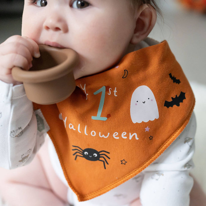 My 1st Halloween bib - fastening detail